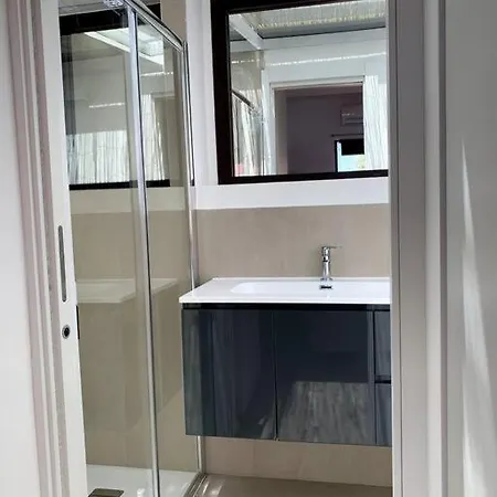 - Luxury Seaview X10 *