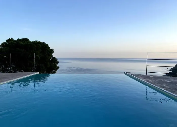 - Luxury Seaview X10 Villa *