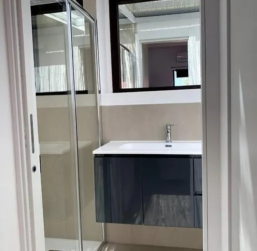 - Luxury Seaview X10 *