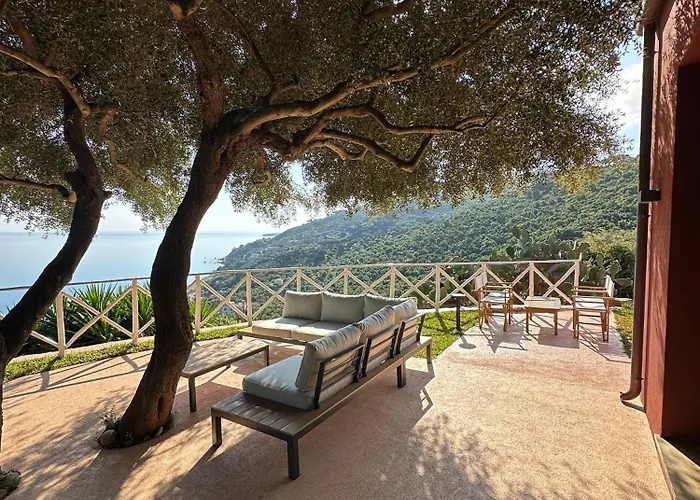 - Luxury Seaview X10 Villa *